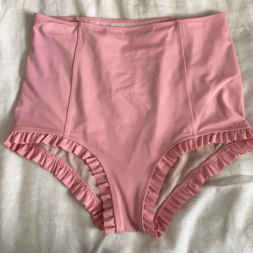 Kortni Jeane ALL RUFFLED UP BOTTOMS sz. Medium